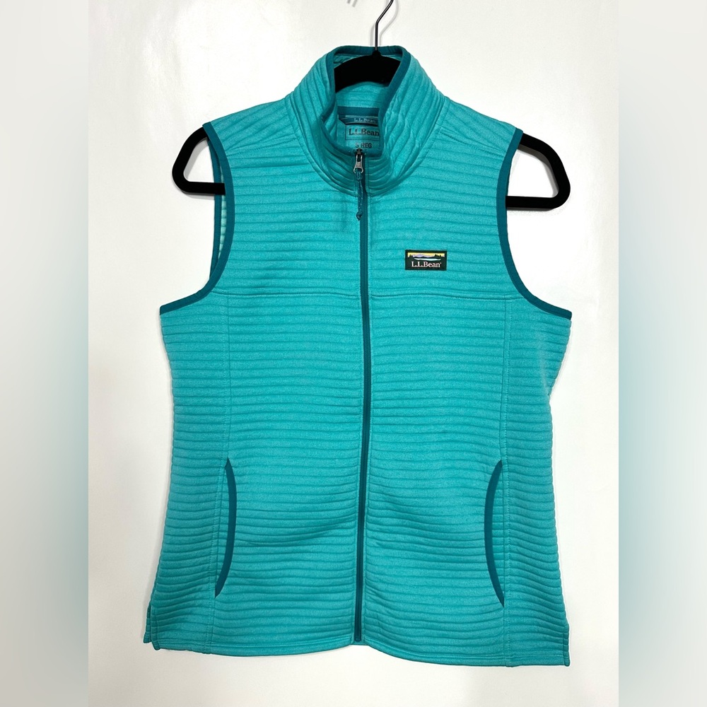 Women's L.L.Bean Airlight Vest in Green polyester with a full zip closure small